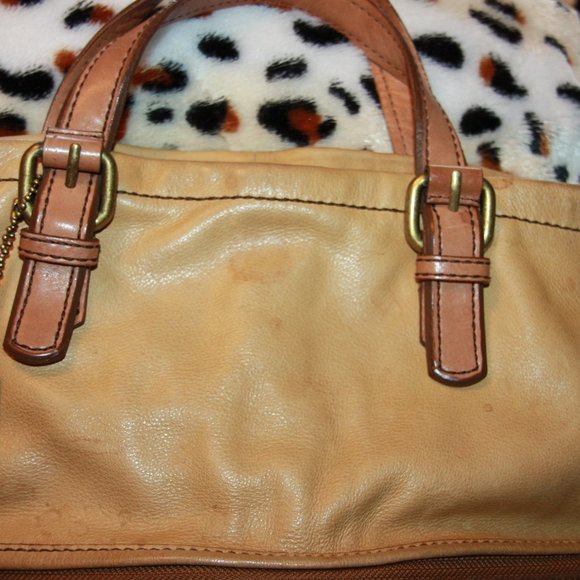 Fossil Explorer Leather Crossbody Tote Bag - Picture 5 of 9